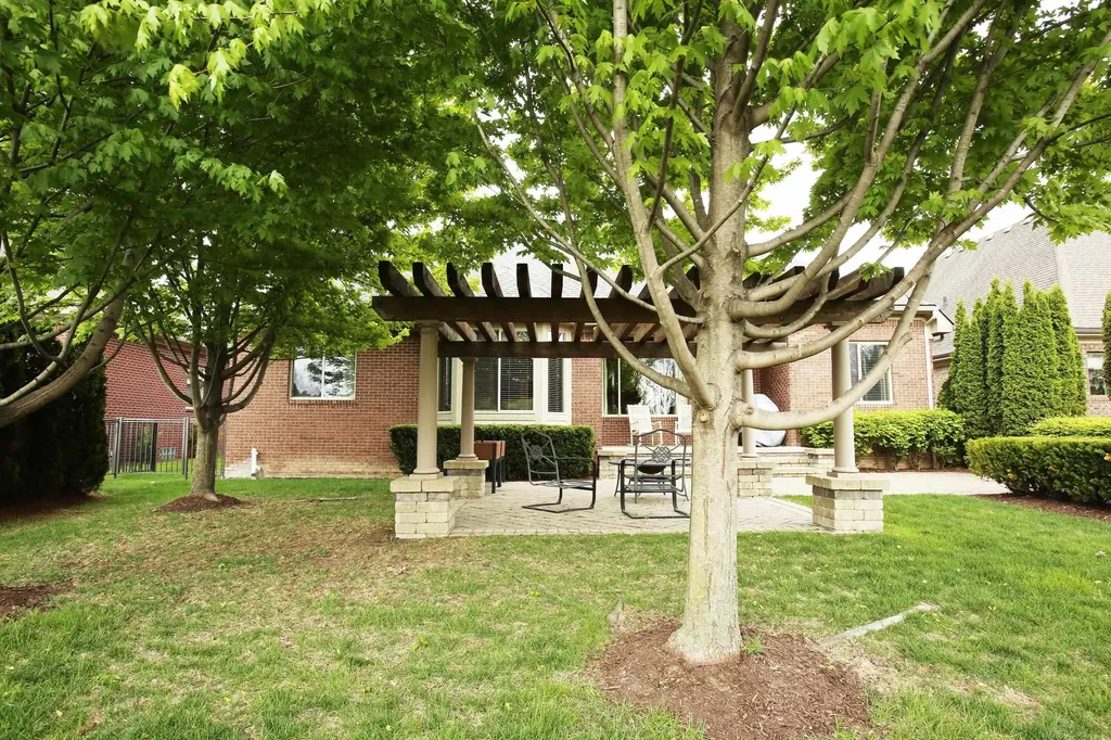 45483 Shoal Drive Macomb Township MI 48044