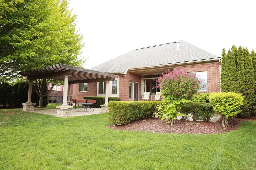 45483 Shoal Drive Macomb Township MI 48044
