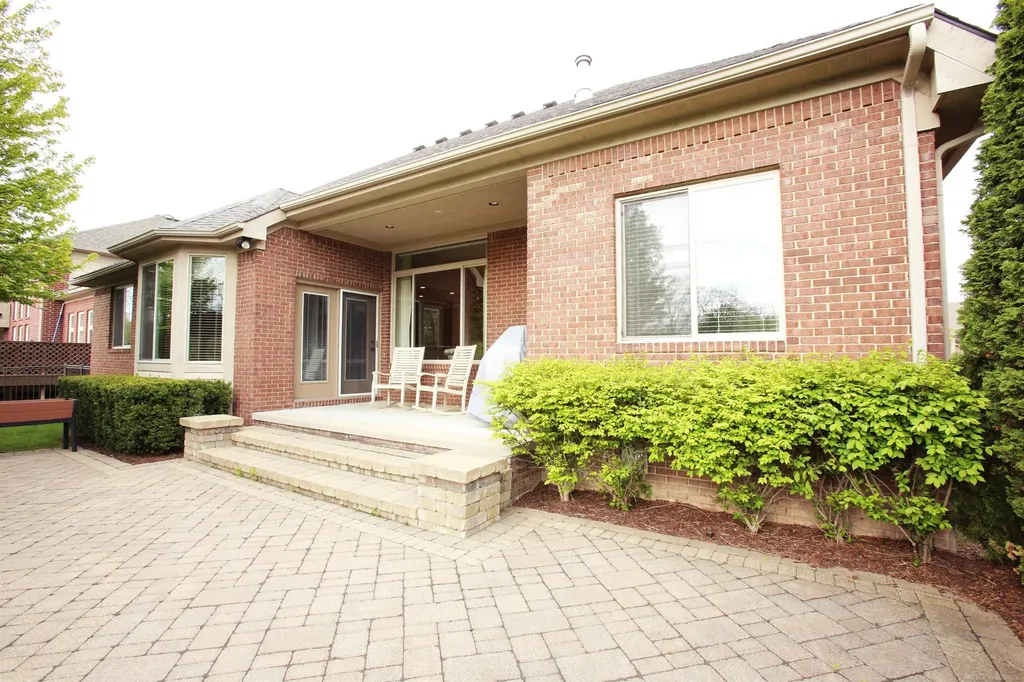45483 Shoal Drive Macomb Township MI 48044