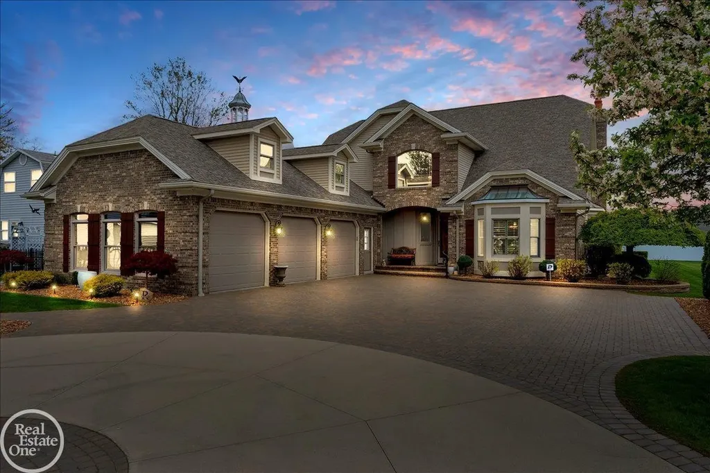 7827 S River Road Cottrellville Township MI 48039