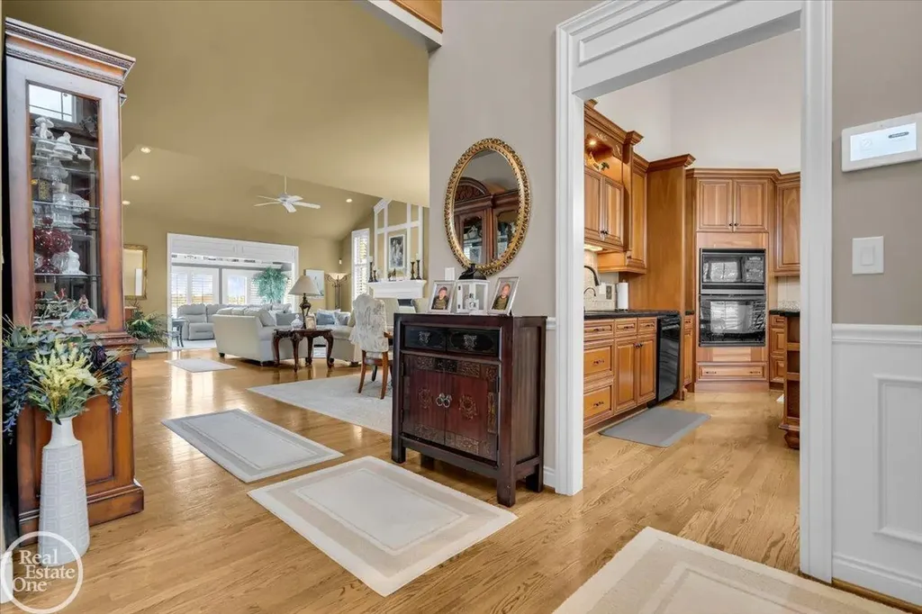 7827 S River Road Cottrellville Township MI 48039