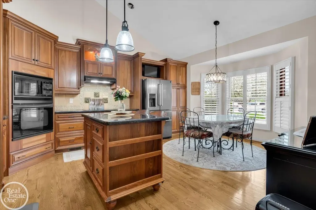 7827 S River Road Cottrellville Township MI 48039