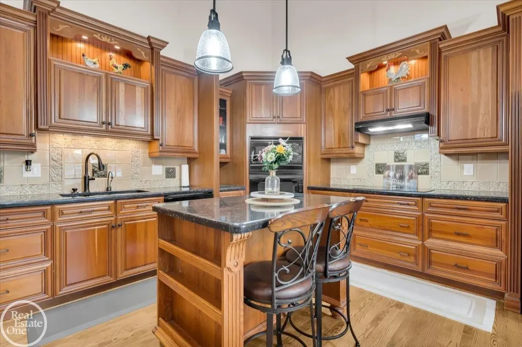 7827 S River Road Cottrellville Township MI 48039