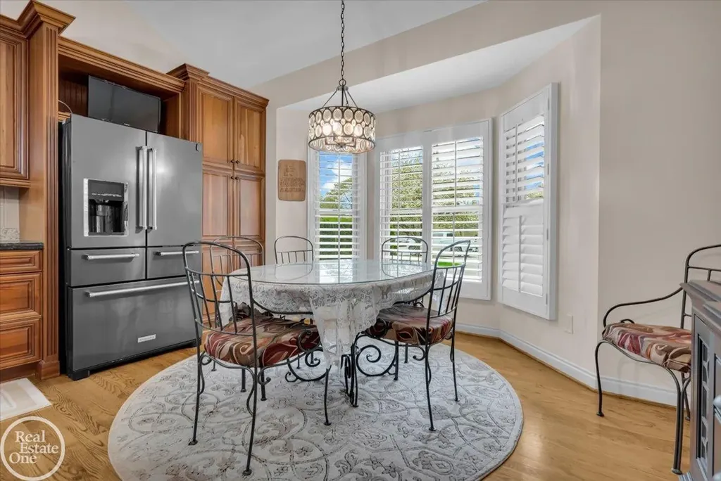 7827 S River Road Cottrellville Township MI 48039