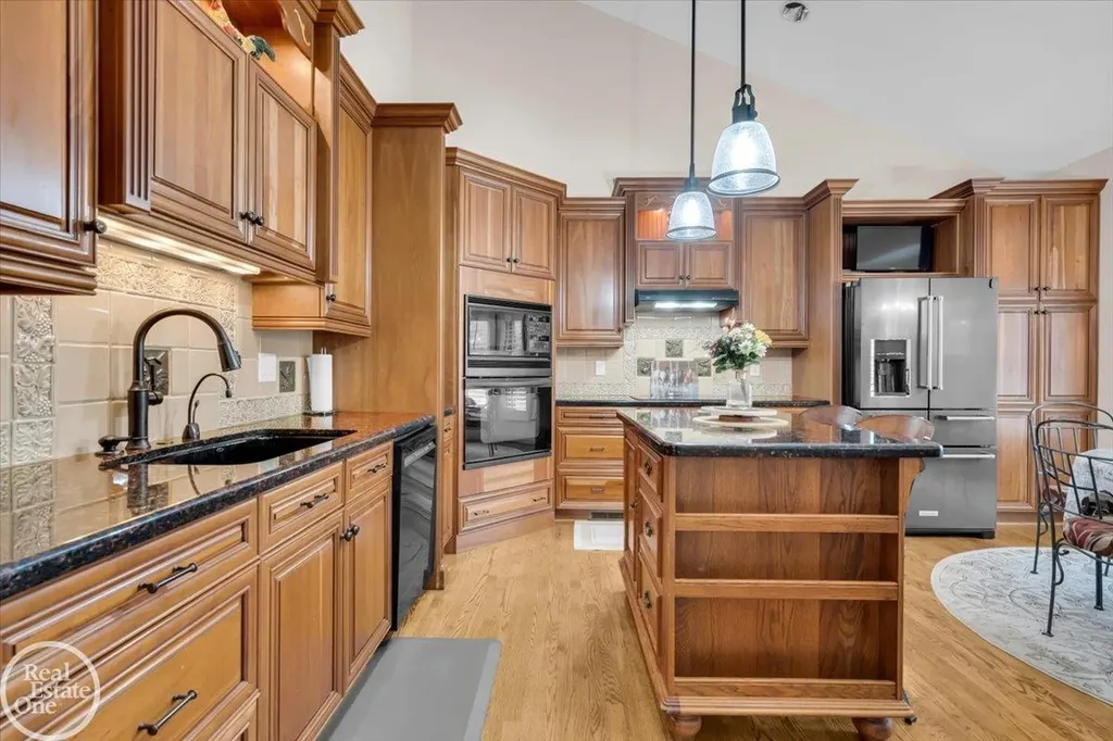 7827 S River Road Cottrellville Township MI 48039