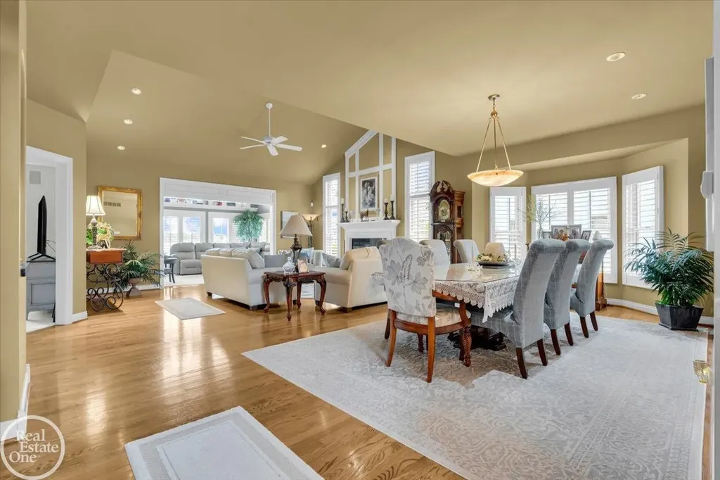 7827 S River Road Cottrellville Township MI 48039