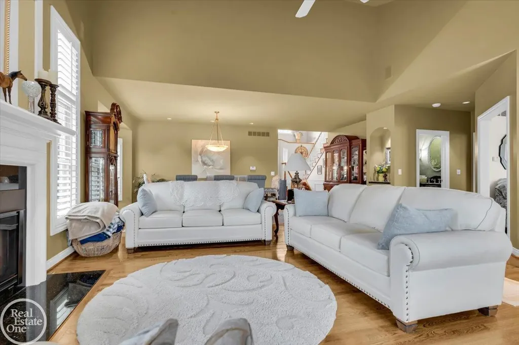 7827 S River Road Cottrellville Township MI 48039