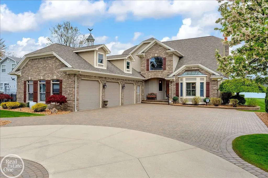 7827 S River Road Cottrellville Township MI 48039