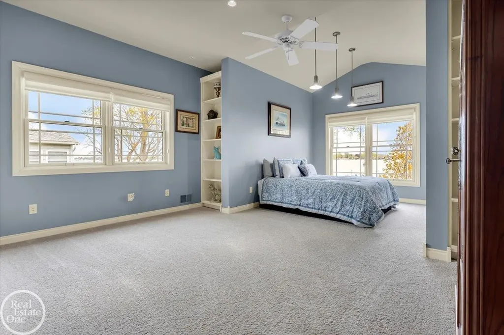 7827 S River Road Cottrellville Township MI 48039