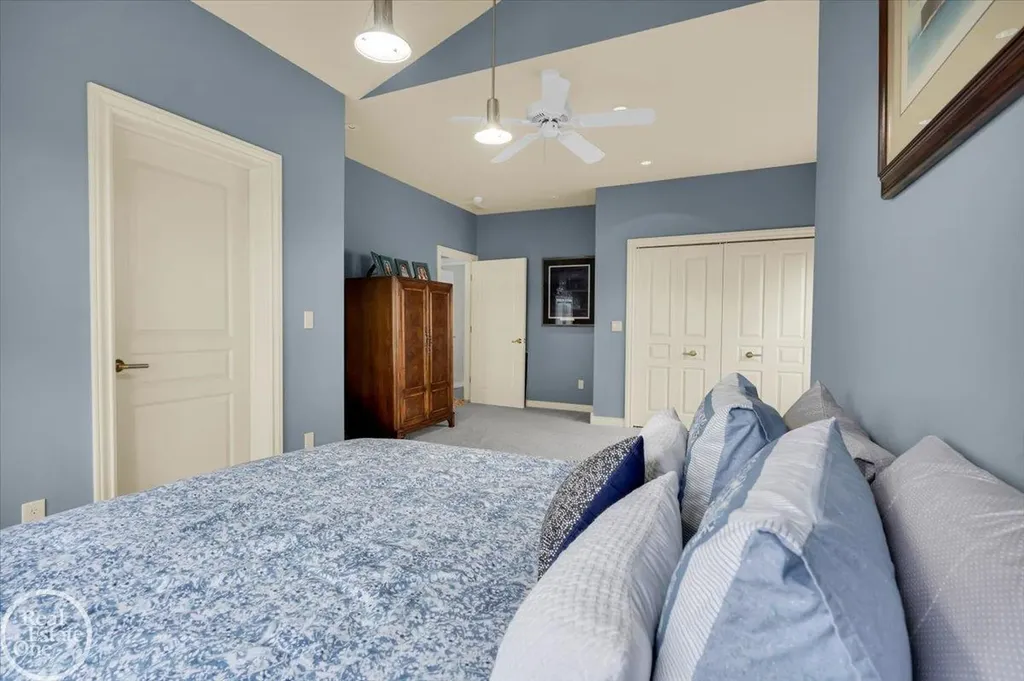 7827 S River Road Cottrellville Township MI 48039