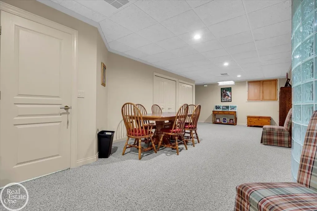 7827 S River Road Cottrellville Township MI 48039