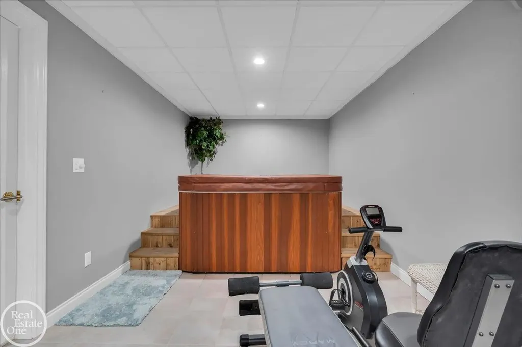 7827 S River Road Cottrellville Township MI 48039