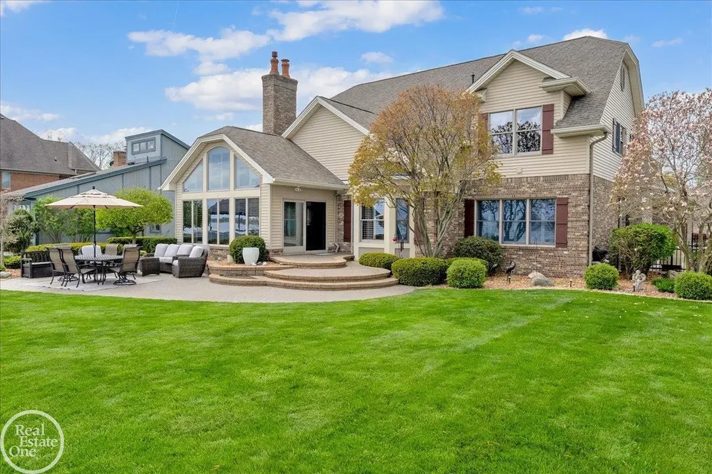 7827 S River Road Cottrellville Township MI 48039
