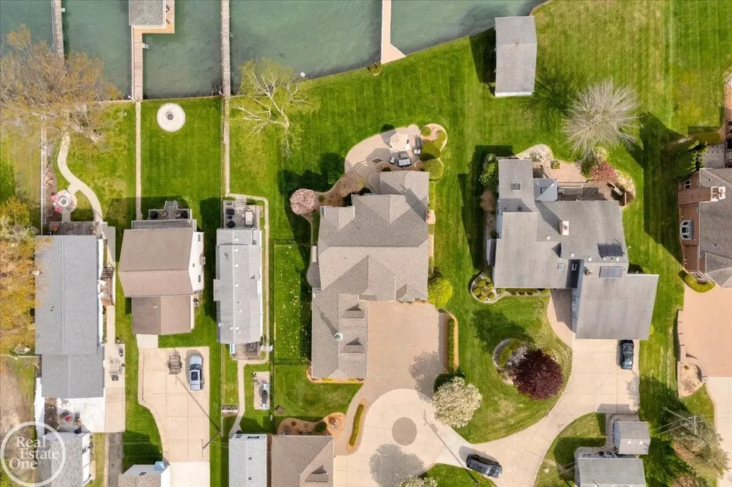 7827 S River Road Cottrellville Township MI 48039