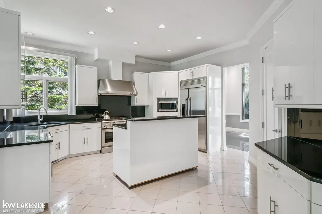 55766 Apple Lane Shelby Charter Township MI 48316