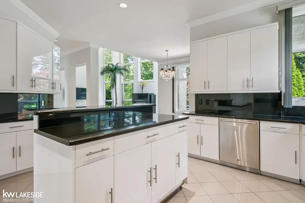 55766 Apple Lane Shelby Charter Township MI 48316