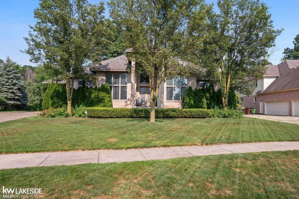 55766 Apple Lane Shelby Charter Township MI 48316