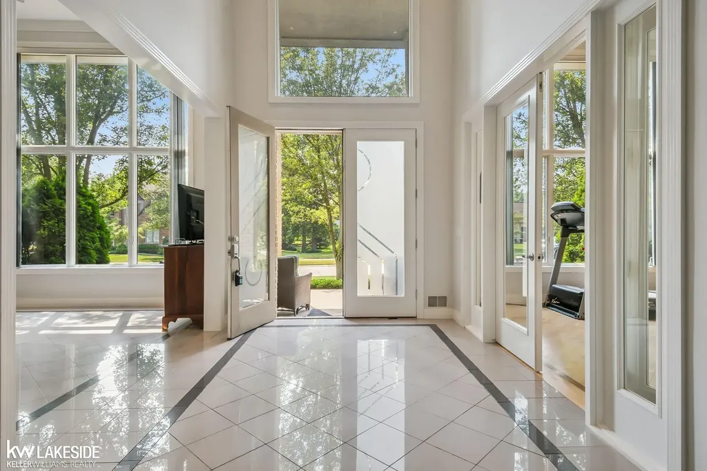 55766 Apple Lane Shelby Charter Township MI 48316