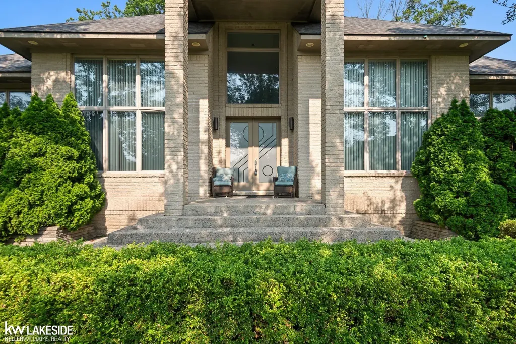 55766 Apple Lane Shelby Charter Township MI 48316