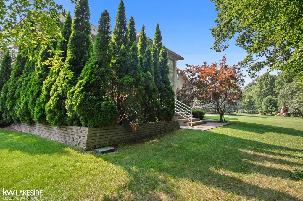 55766 Apple Lane Shelby Charter Township MI 48316