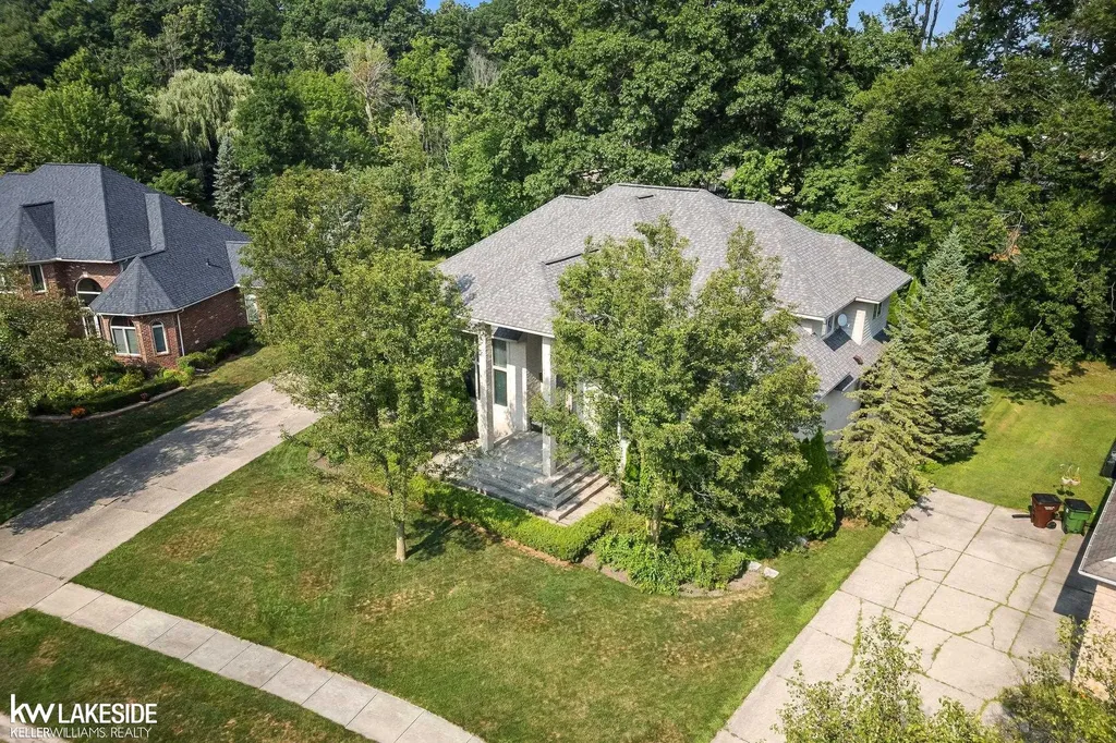 55766 Apple Lane Shelby Charter Township MI 48316