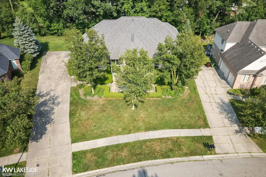 55766 Apple Lane Shelby Charter Township MI 48316