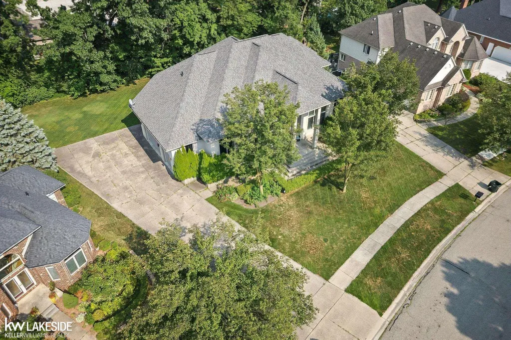 55766 Apple Lane Shelby Charter Township MI 48316