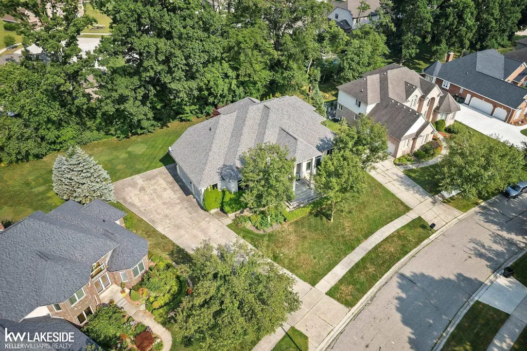 55766 Apple Lane Shelby Charter Township MI 48316