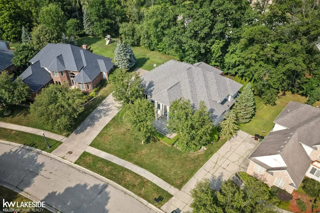 55766 Apple Lane Shelby Charter Township MI 48316