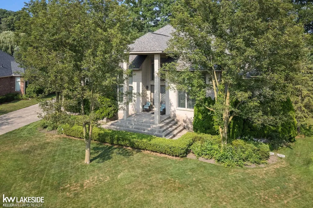 55766 Apple Lane Shelby Charter Township MI 48316