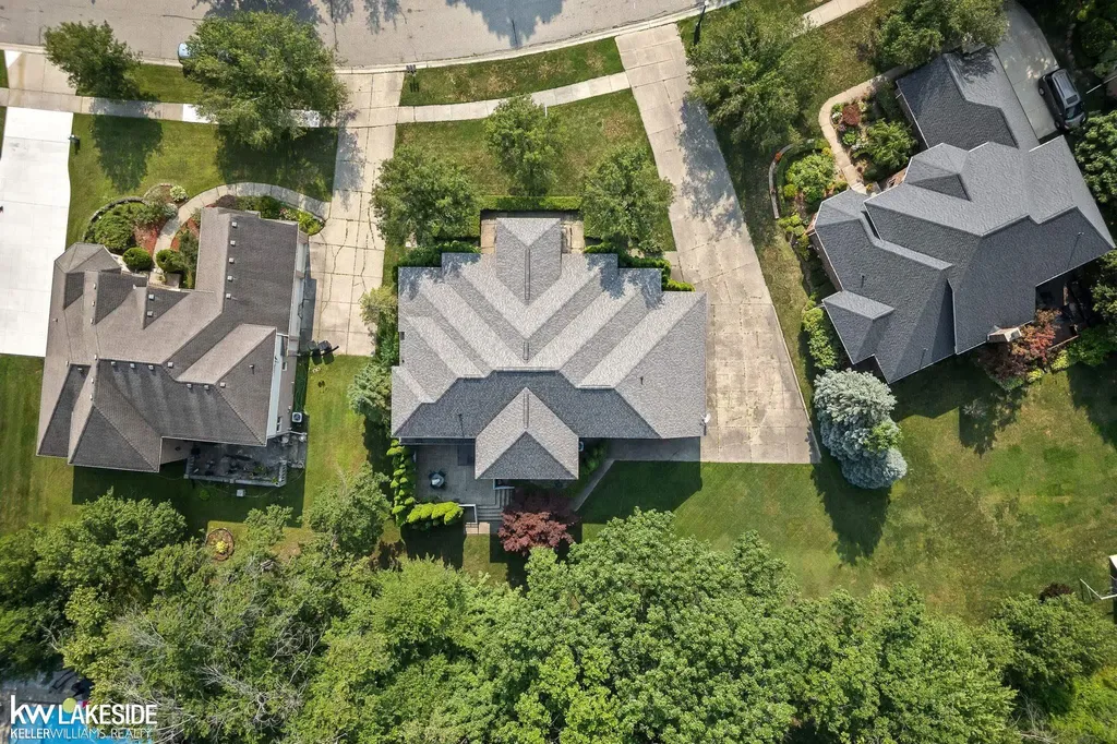 55766 Apple Lane Shelby Charter Township MI 48316