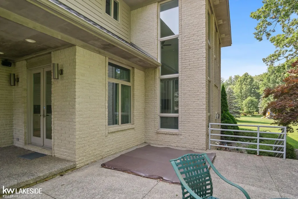 55766 Apple Lane Shelby Charter Township MI 48316
