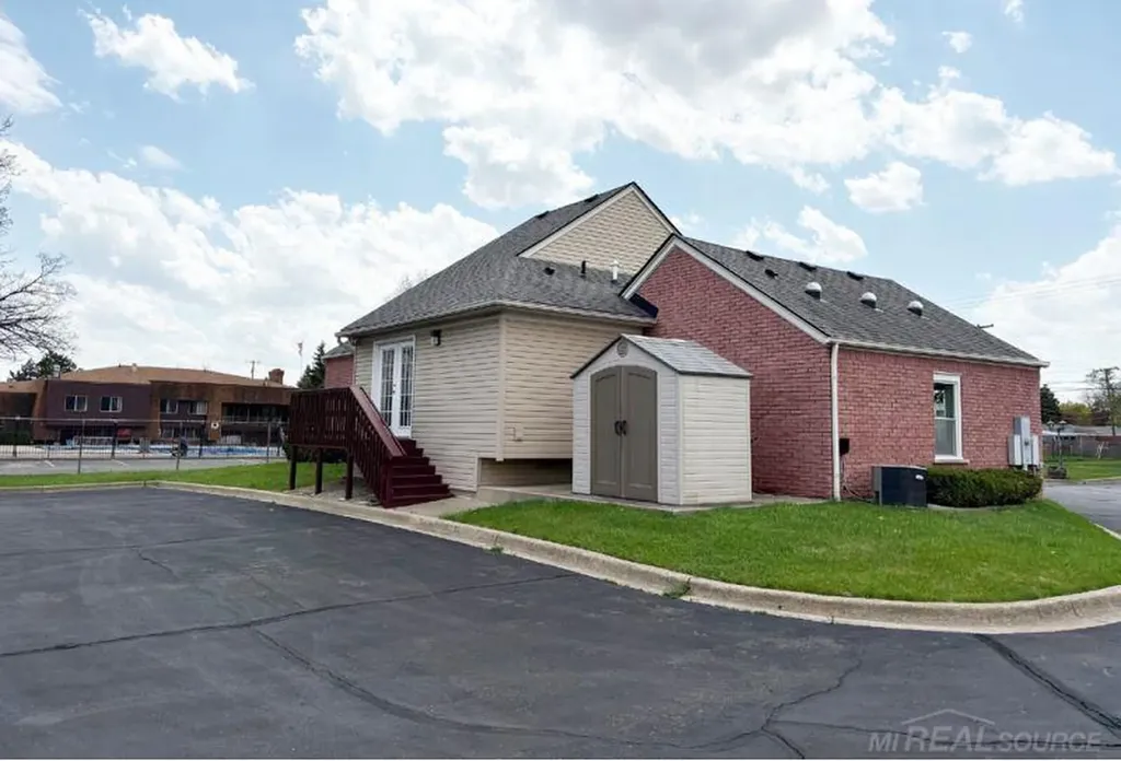 31500 Schoenherr Road Warren City MI 48088