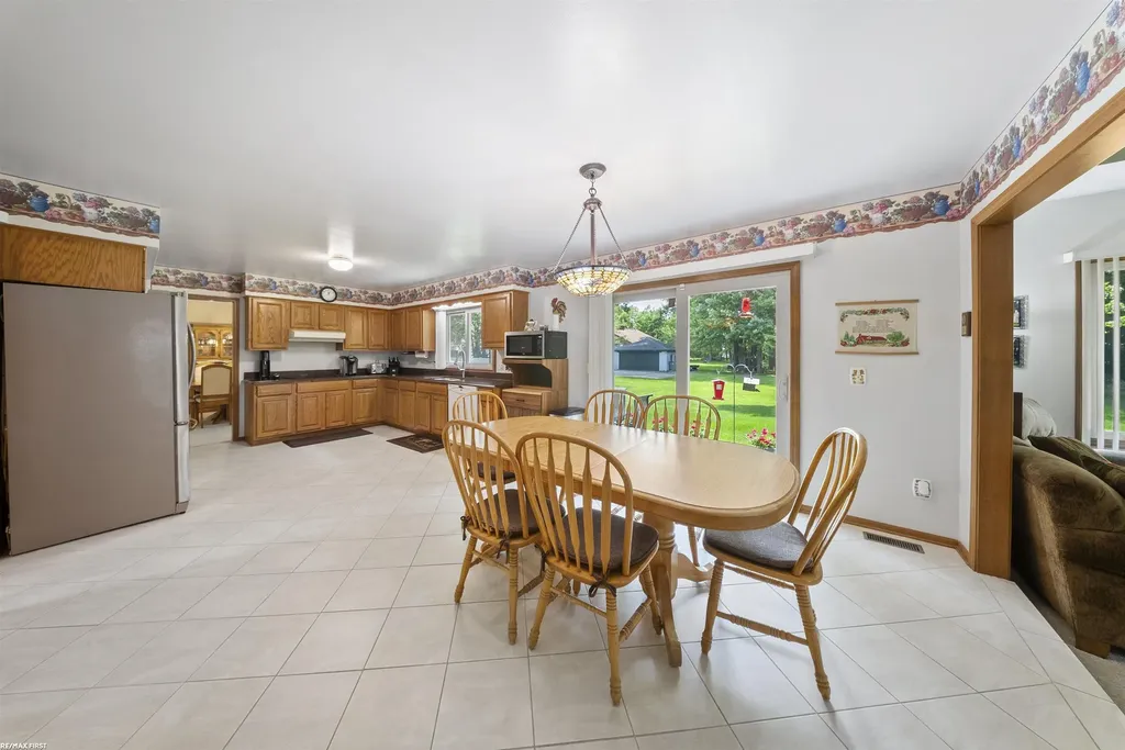 42150 Margaret Drive Clinton Charter Township MI 48038