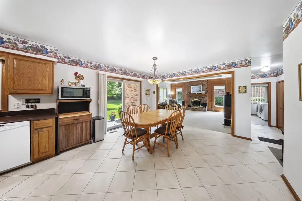 42150 Margaret Drive Clinton Charter Township MI 48038
