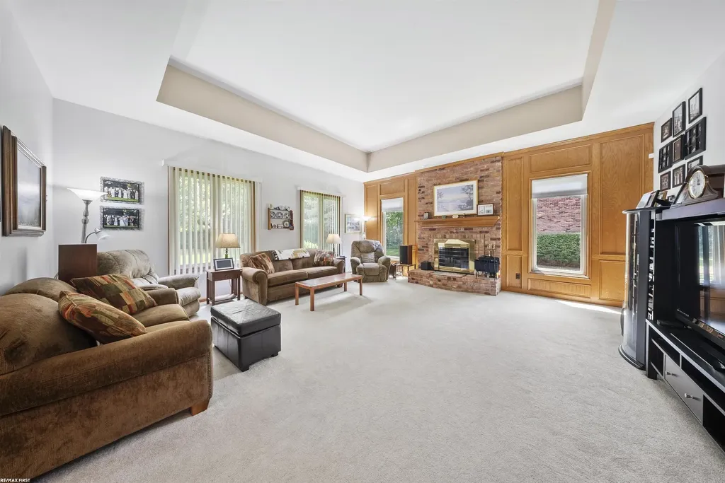 42150 Margaret Drive Clinton Charter Township MI 48038