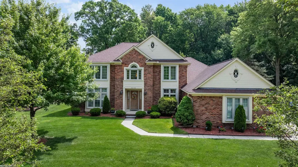 42150 Margaret Drive Clinton Charter Township MI 48038