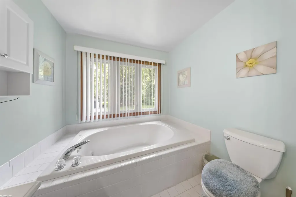 42150 Margaret Drive Clinton Charter Township MI 48038