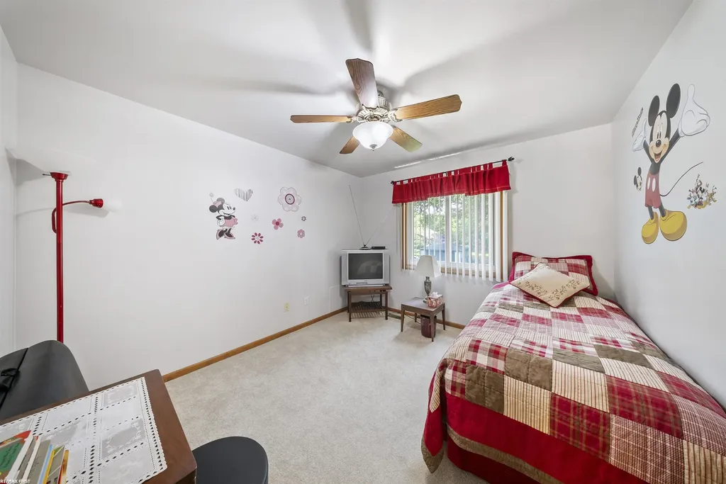 42150 Margaret Drive Clinton Charter Township MI 48038