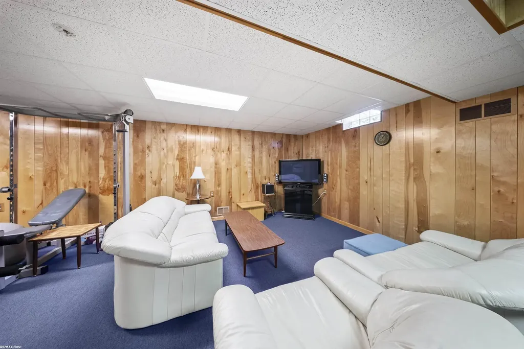 42150 Margaret Drive Clinton Charter Township MI 48038
