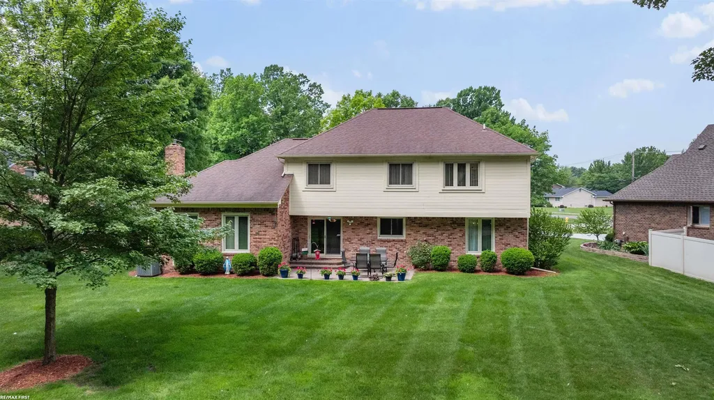 42150 Margaret Drive Clinton Charter Township MI 48038