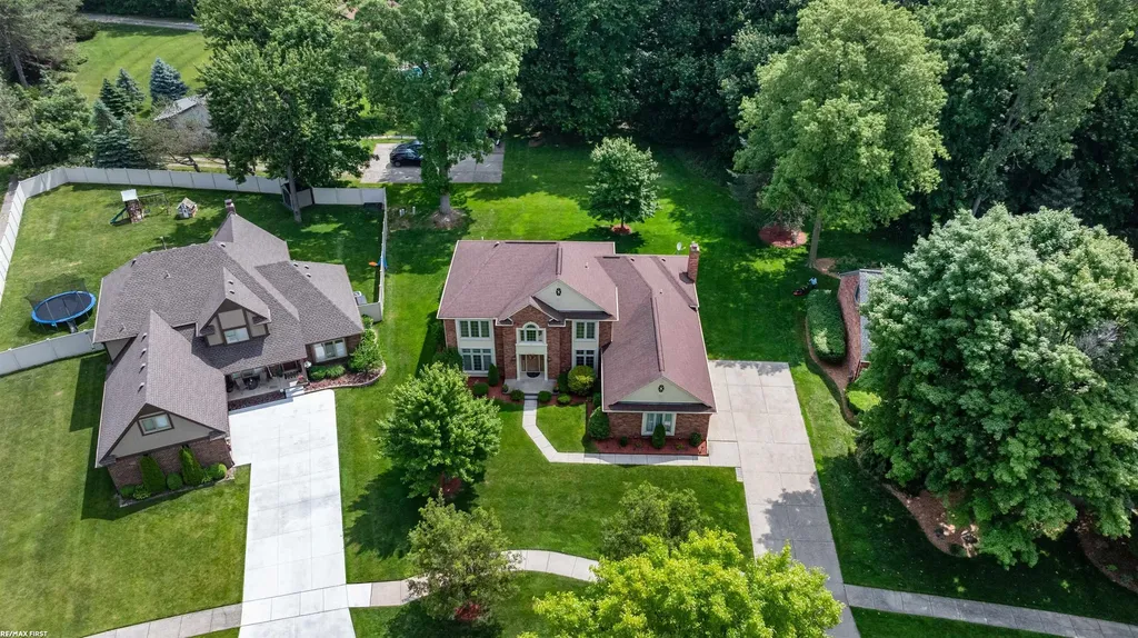 42150 Margaret Drive Clinton Charter Township MI 48038