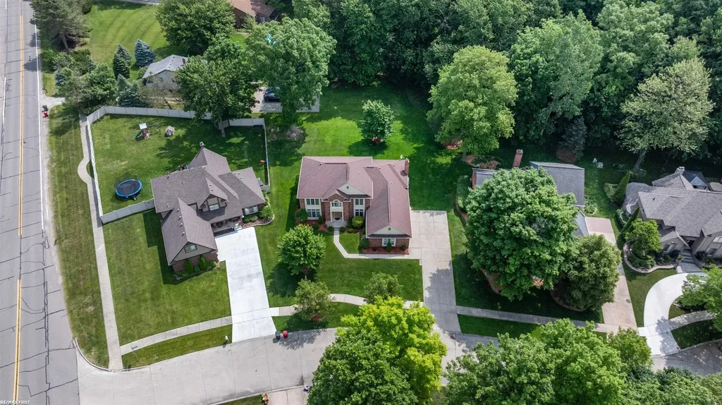 42150 Margaret Drive Clinton Charter Township MI 48038