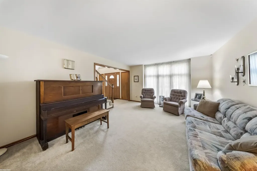 42150 Margaret Drive Clinton Charter Township MI 48038