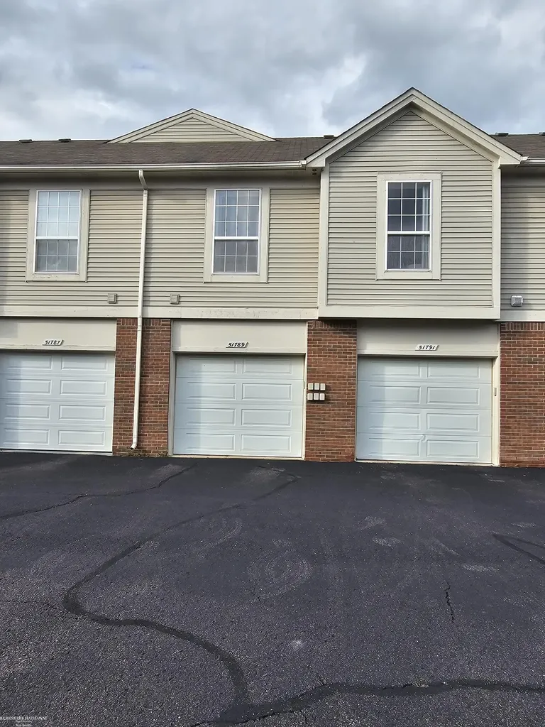 51789 Adler Park Drive Chesterfield Township MI 48051