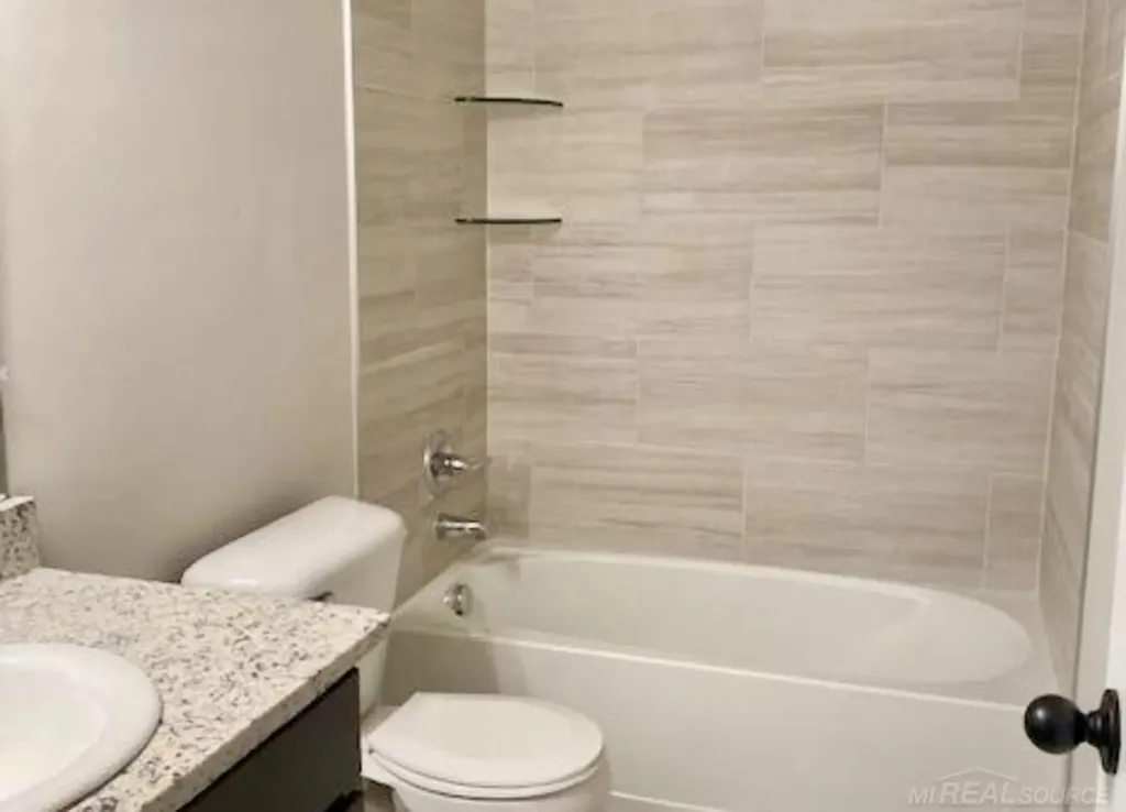 5515 Meadow View Street Sterling Heights City MI 99999