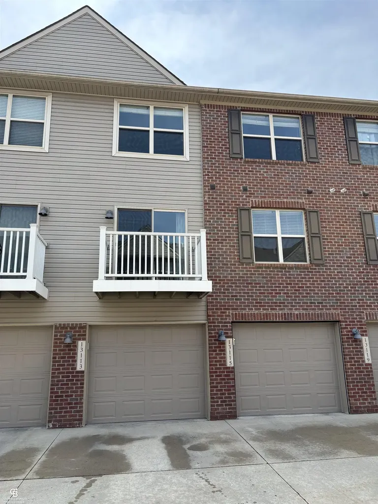 13113 Woodridge Circle Plymouth Charter Township MI 48170