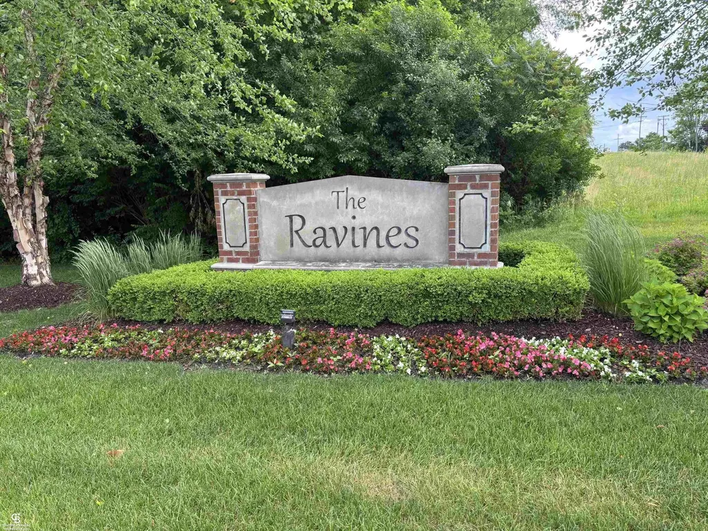 13113 Woodridge Circle Plymouth Charter Township MI 48170