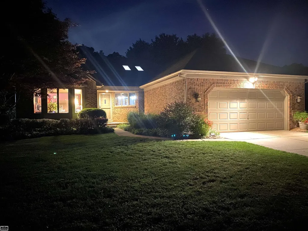 43243 Riverway Drive Clinton Charter Township MI 48038