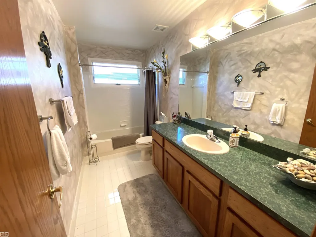 43243 Riverway Drive Clinton Charter Township MI 48038